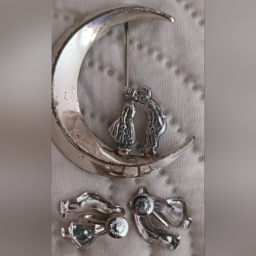 Lang Sterling Crescent Moon Kissing Dutch Couple Set - Picture 6 of 9
